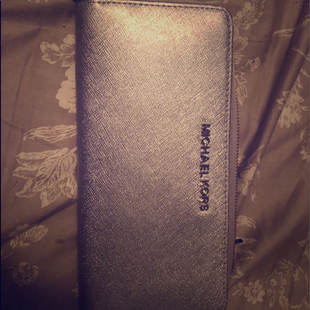 Michael Kors Jet Set Travel Metallic Leather